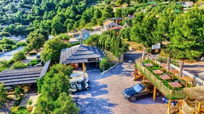 المنشأة من الخارج