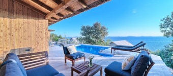 Luxury Bungalow New Horizons II