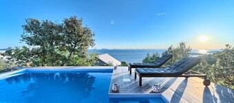 Luxury Bungalow New Horizons III