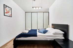 1 Schlafzimmer, Bügeleisen/Bügelbrett, Bettwäsche