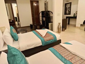Superior Double or Twin Room | Premium bedding, minibar, individually decorated, individually furnished - Asian Suites Luxury (Gurugram)