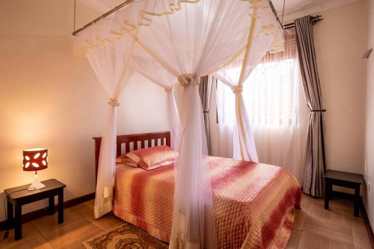 2 bedrooms, premium bedding, free WiFi