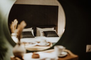 Egyptian cotton sheets, premium bedding, individually decorated - Luxury Inn (Tbilisi)