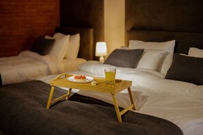 Deluxe Duplex | Living area | LED TV - Luxury Inn (Tbilisi)