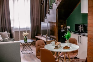 家庭房 | 起居区 | LED 电视