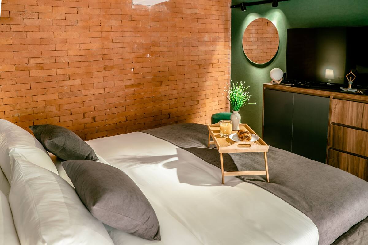 Egyptian cotton sheets, premium bedding, desk, soundproofing