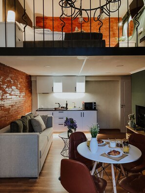 Camera Luxury | Area soggiorno | TV LED