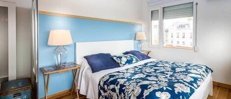 Superior Double Room, River View | Soundproofing, free cots/infant beds, free WiFi, bed sheets