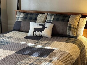 3 bedrooms, iron/ironing board, WiFi, bed sheets