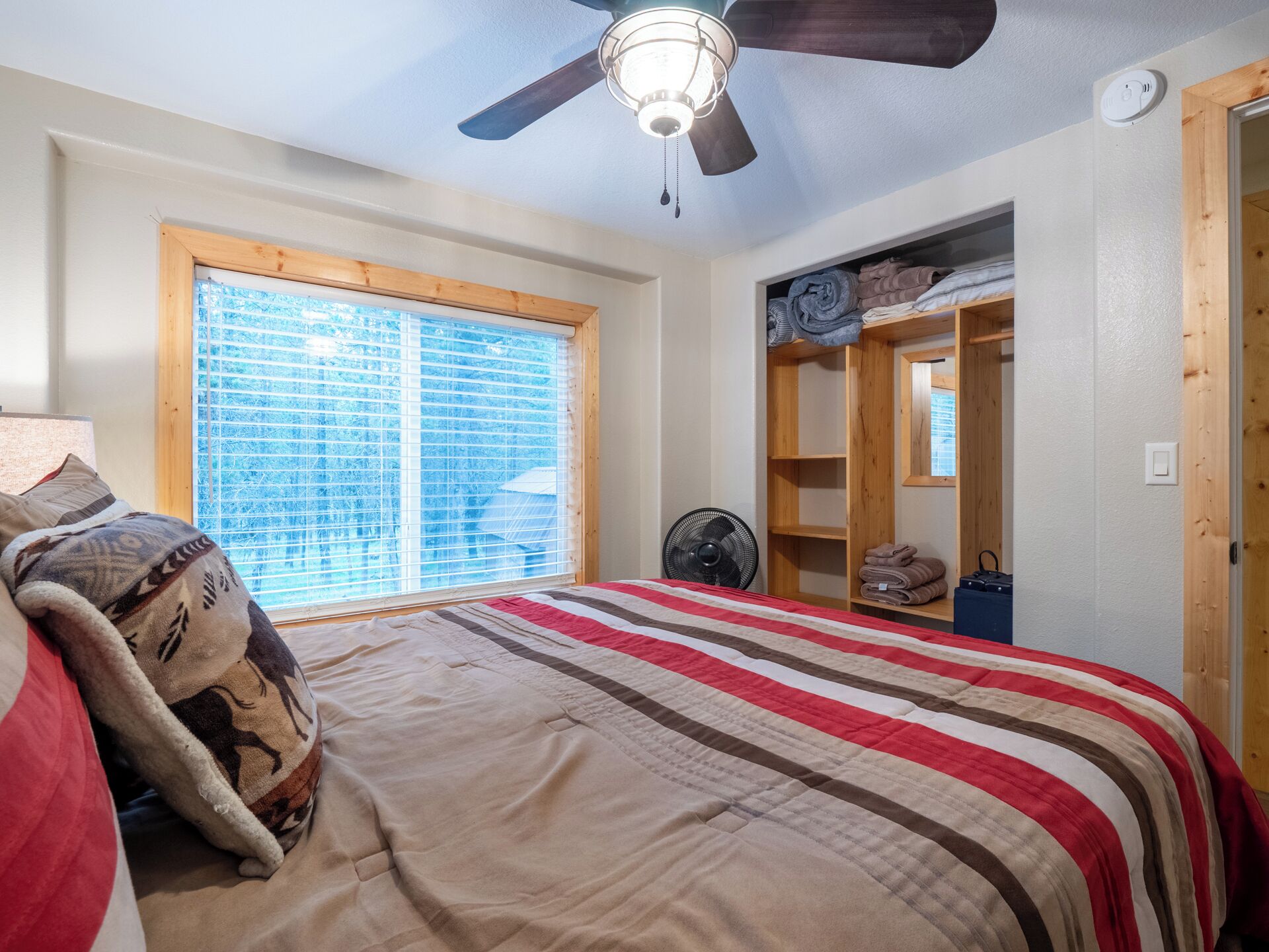 3 bedrooms, iron/ironing board, travel crib, WiFi (free)
