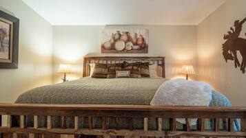 3 bedrooms, iron/ironing board, travel crib, WiFi (free)