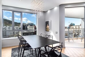 Appartement Élite | Repas dans la chambre