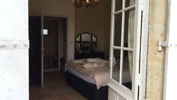 2 chambres, lit parapluie, Wi-Fi, draps fournis