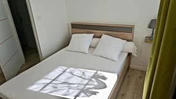 1 bedroom, individually decorated, individually furnished