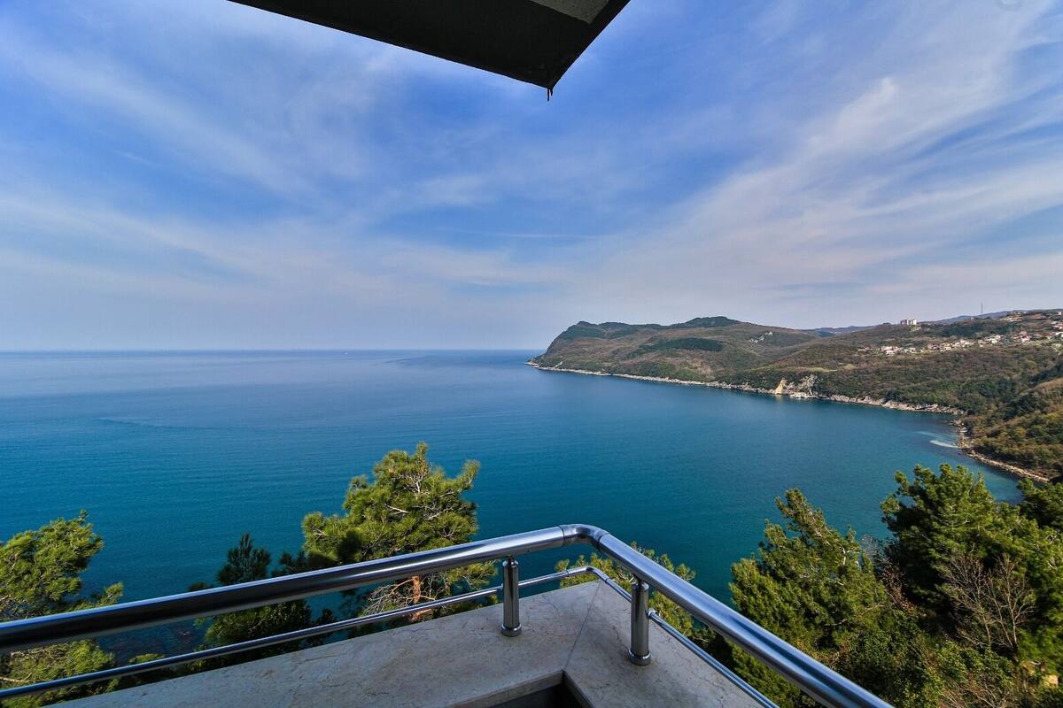 in-room safe, desk, laptop workspace, free wifi