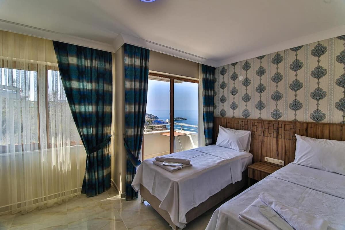 in-room safe, desk, laptop workspace, free wifi