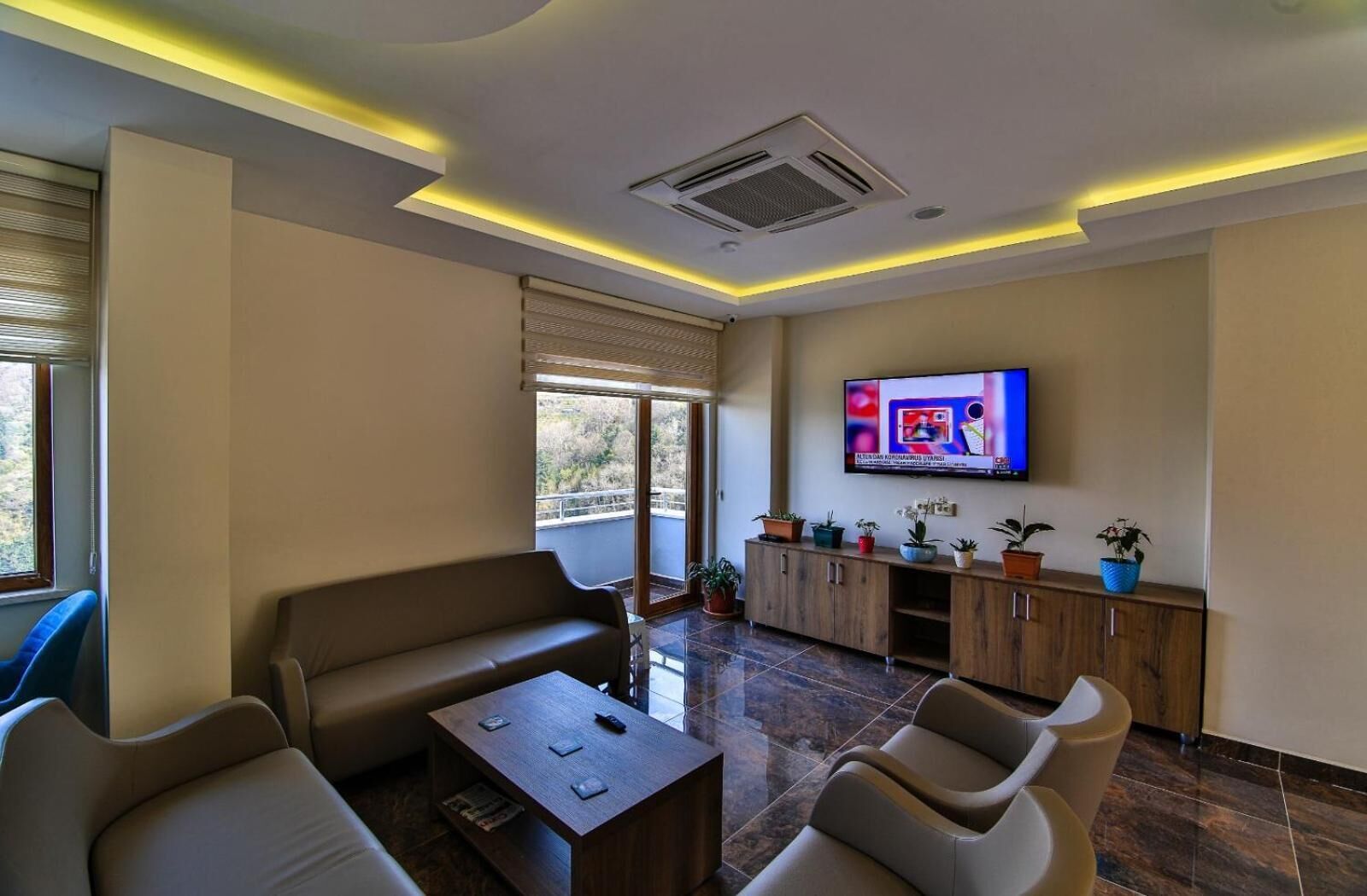 lcd tv, heated floors