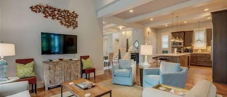 Villa (4 Bedrooms) | Living room