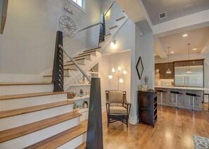 Villa (4 Bedrooms) | Private kitchen | Oven, stovetop, dishwasher, kitchen islands