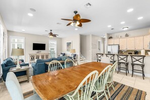 House (5 Bedrooms) | Interior