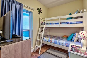 Studio (3 Bedrooms) | Interior - Boardwalk Resort 2208 - 799988 (Panama City Beach)