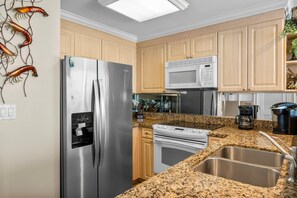 Studio (1 Bedroom) | Interior - Boardwalk Resort 1806 - 556193 (Panama City Beach)