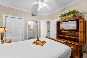 Studio (1 Bedroom) | Interior - Boardwalk Resort 1806 - 556193 (Panama City Beach)