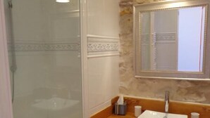 Chambre Double (Isabeau) | Salle de bain