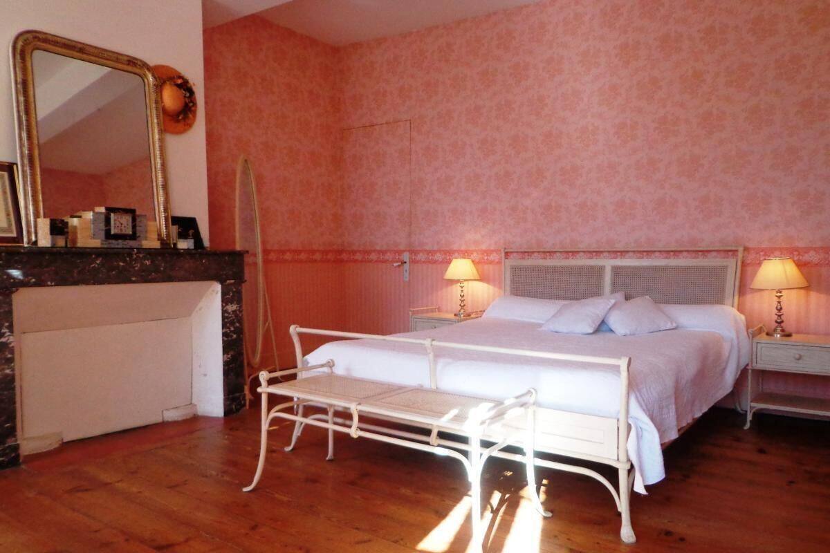 Double Room (Esther) | Free cots/infant beds, free WiFi, individually decorated