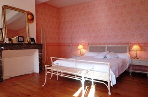 Double Room (Esther)