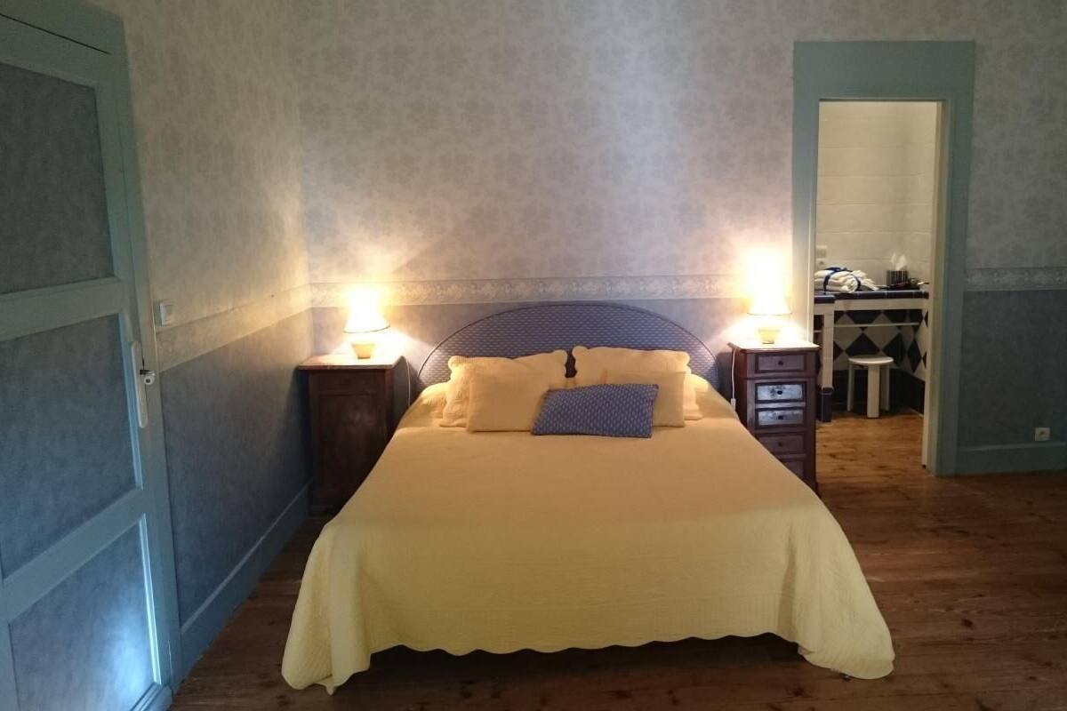 Triple Room (Jehan) | Free cots/infant beds, free WiFi, individually decorated