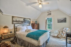 5 Schlafzimmer, Schreibtisch, Bügeleisen/Bügelbrett, WLAN