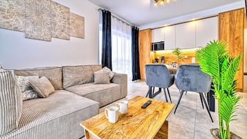 Apartment (4) | Living area | Flat-screen TV