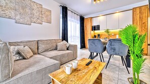 Apartment (4) | Living area | Flat-screen TV - Sun & Snow Holiday Mountain Residence (Swieradow-Zdroj)