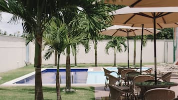 Outdoor pool, pool loungers