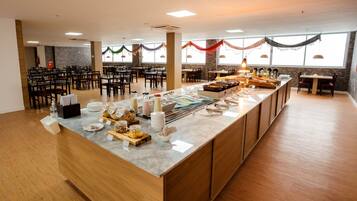 Free daily buffet breakfast
