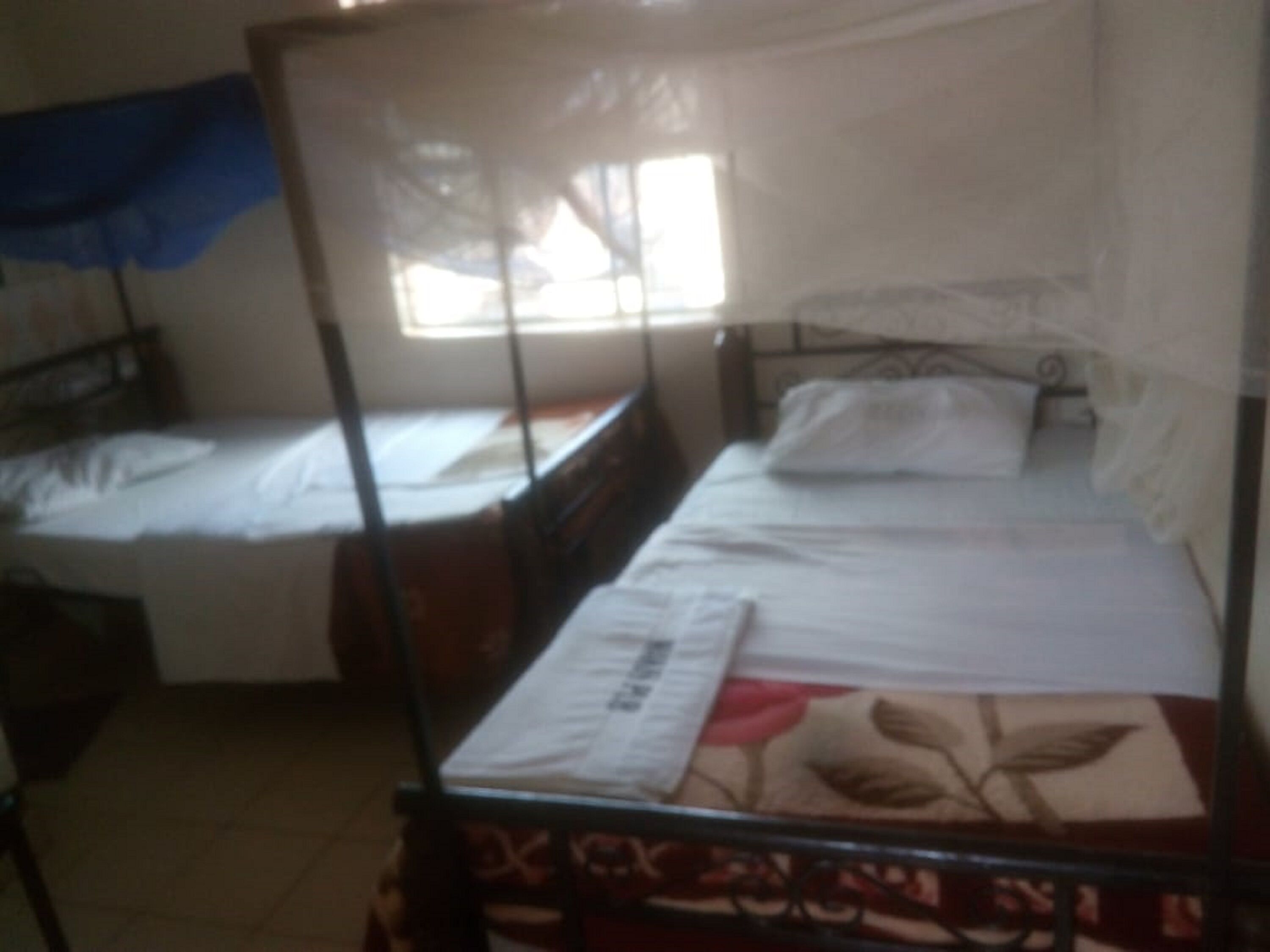 Double Room | Desk, bed sheets