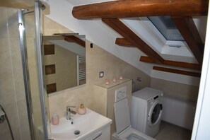 Apartment | Bathroom - Dante Apartment (Split)