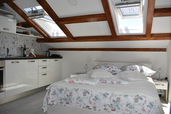 Appartement | 1 slaapkamer, een bureau, een laptopwerkplek, geluiddichte muren