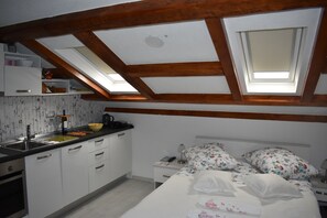 Appartement | 1 slaapkamer, een bureau, een laptopwerkplek, geluiddichte muren