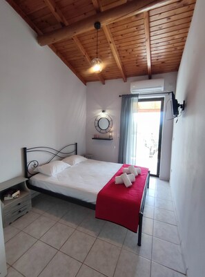 2 chambres, fer et planche à repasser, Wi-Fi, draps fournis