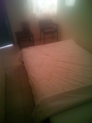 Dobbeltrom | Skrivebord og sengetøy