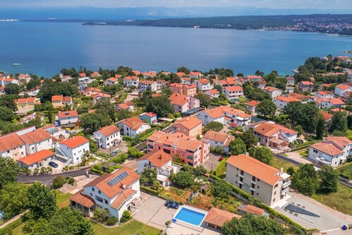 Elegant apartment Mike 6 with balcony and sea view