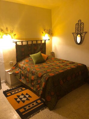 Luxury Studio, 1 Bedroom | Free WiFi, bed sheets