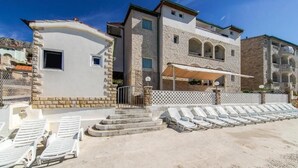 Front of property - Beach Family Suites Korda (Dugi Rat)
