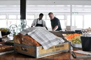 Desayuno buffet incluido todos los días