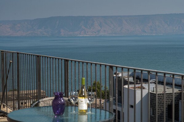 Perhehuoneisto, 2 makuuhuonetta, järvinäköala | Näkymä järvelle