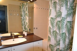 Bathtub, hair dryer, soap