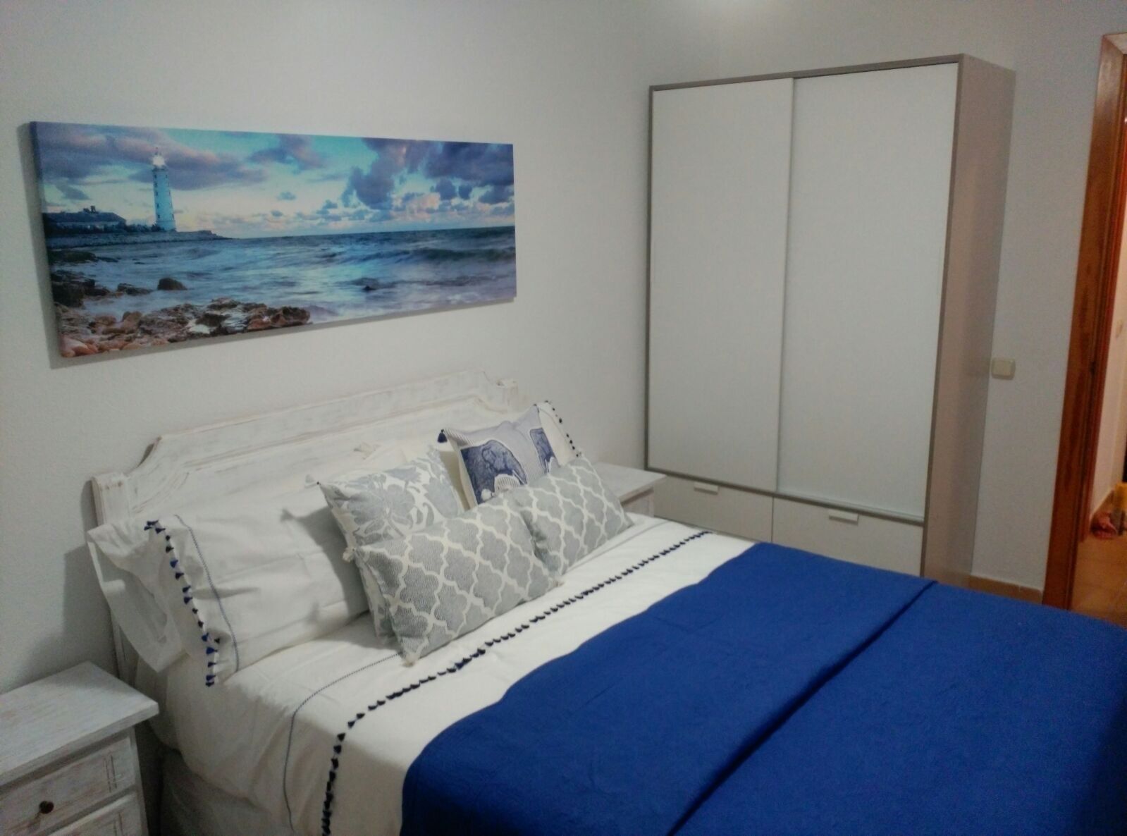 3 makuuhuonetta, silitysrauta/-lauta, internet, vuodevaatteet