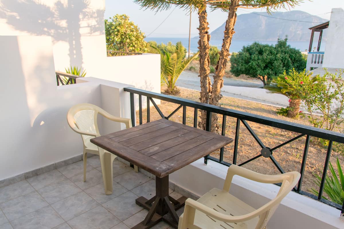 Studio (5) | Vue depuis le balcon